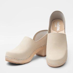Sandgrens Closed Back Clogs/Sand Nubuck